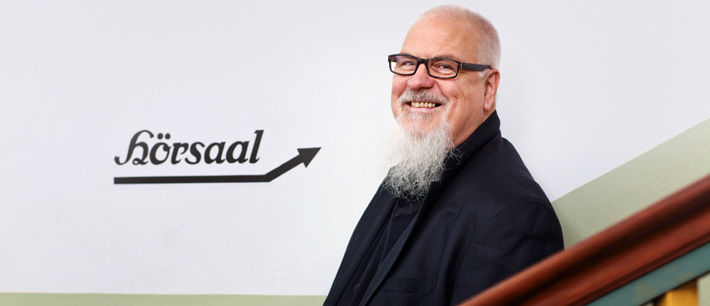 portrait Prof. Michael Mertig